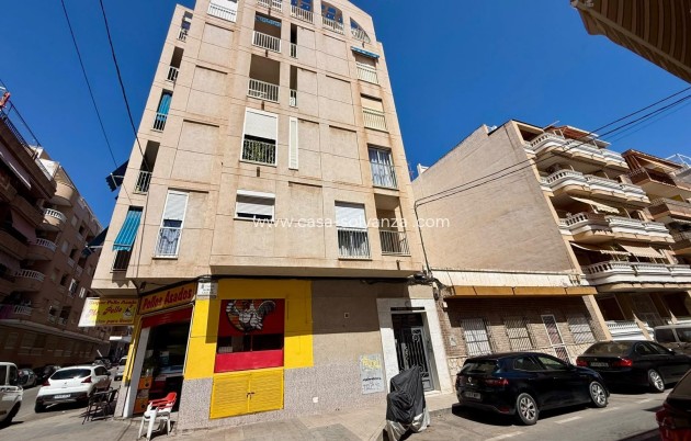 Resale - Apartment / flat - Torrevieja - Playa del Cura
