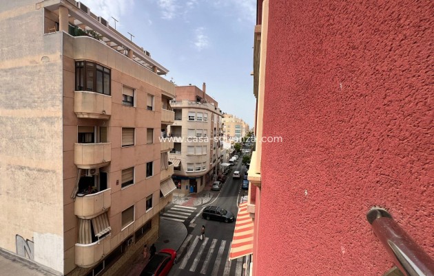 Resale - Apartment / flat - Torrevieja - Center