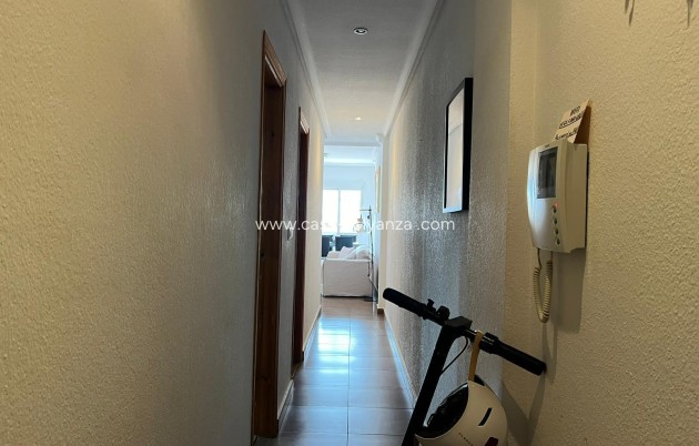 Resale - Apartment / flat - Torrevieja - Center