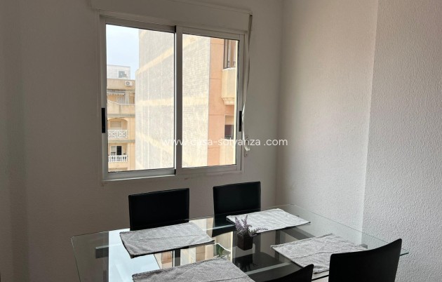 Resale - Apartment / flat - Torrevieja - Center