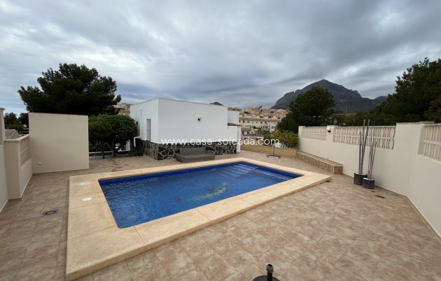 Resale - Villa - La Nucía - Costa Blanca