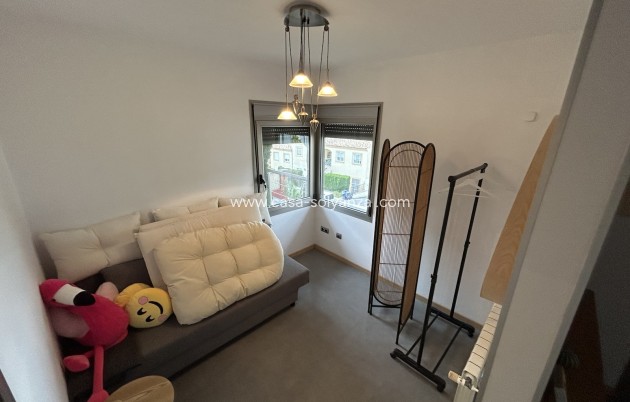 Resale - Villa - La Nucía - Costa Blanca