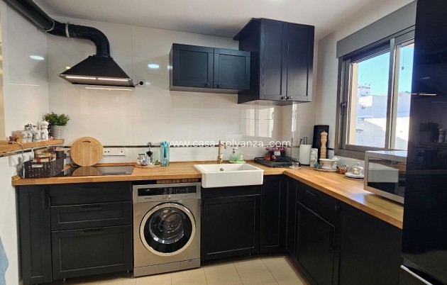 Resale - Apartment / flat - Torrevieja - Estacion Autobuses