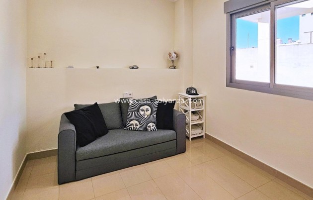 Resale - Apartment / flat - Torrevieja - Estacion Autobuses