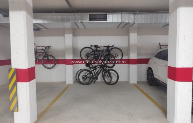 Resale - Apartment / flat - El Raso
