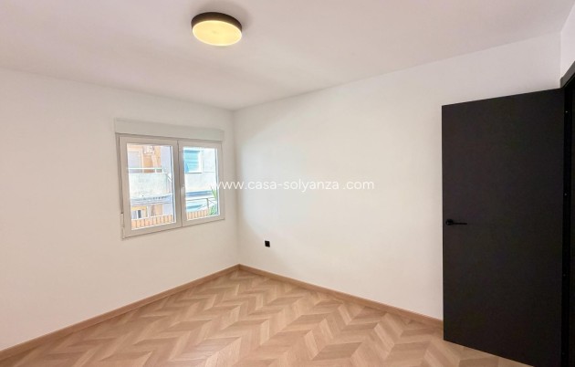 Resale - Apartment / flat - Torrevieja - Playa del Cura