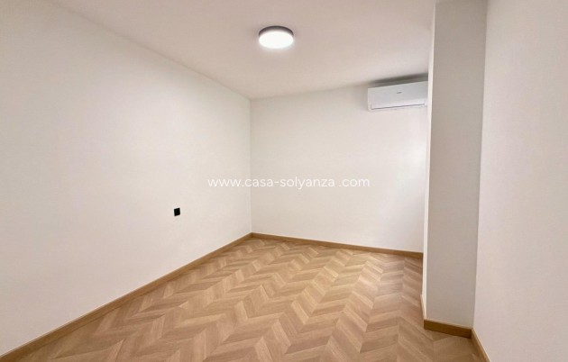 Resale - Apartment / flat - Torrevieja - Playa del Cura