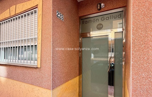 Resale - Apartment / flat - Torrevieja - Playa del Cura