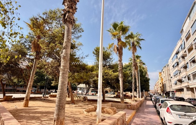 Resale - Apartment / flat - Torrevieja - Playa del Cura