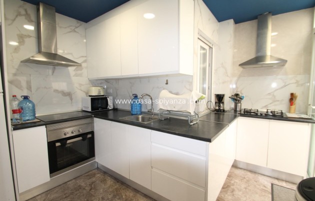 Resale - Apartment / flat - Torrevieja - Torrevieja Centro