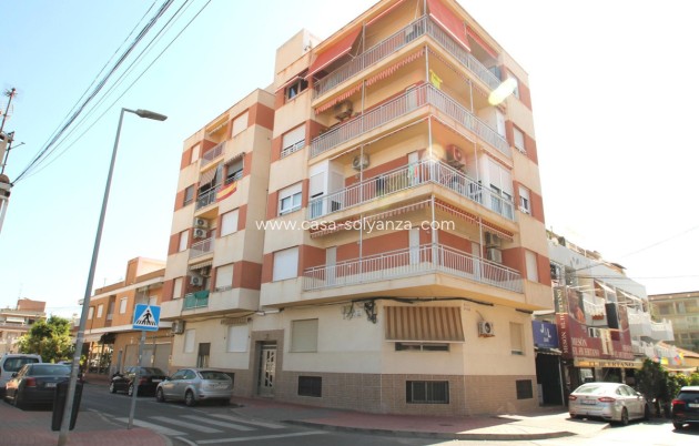 Resale - Apartment / flat - Torrevieja - Torrevieja Centro