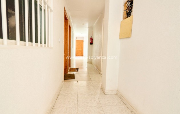 Resale - Apartment / flat - Torrevieja - Torrevieja Centro