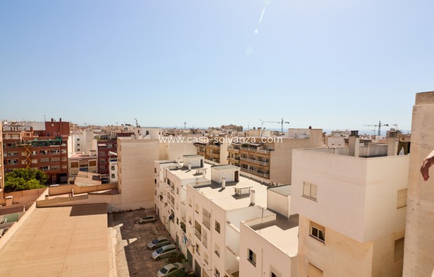 Resale - Apartment / flat - Torrevieja - Torrevieja Centro