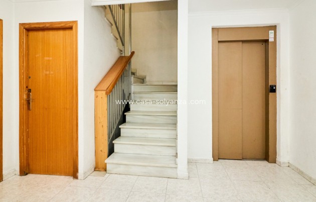Resale - Apartment / flat - Torrevieja - Torrevieja Centro