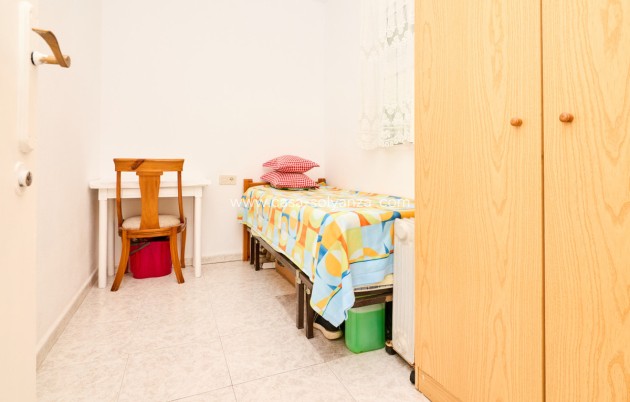 Resale - Apartment / flat - Torrevieja - Torrevieja Centro
