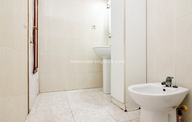 Resale - Apartment / flat - Torrevieja - Torrevieja Centro