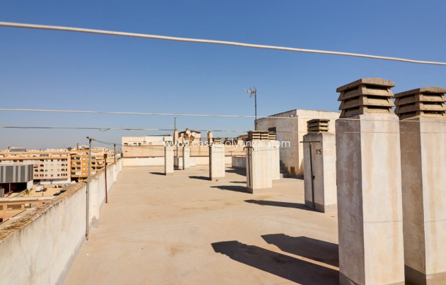 Resale - Apartment / flat - Torrevieja - Torrevieja Centro