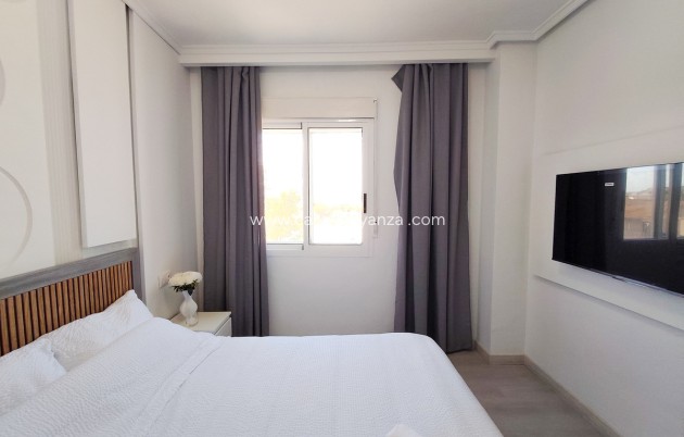 Resale - Apartment / flat - Torrevieja - Torrevieja Centro