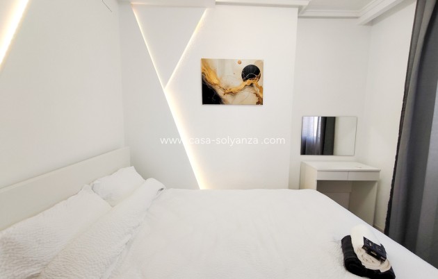 Resale - Apartment / flat - Torrevieja - Torrevieja Centro