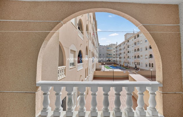 Resale - Apartment / flat - Torrevieja - Torrevieja Centro