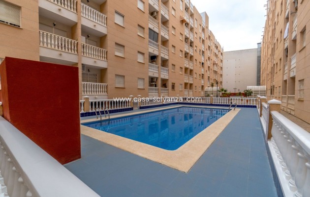 Resale - Apartment / flat - Torrevieja - Torrevieja Centro