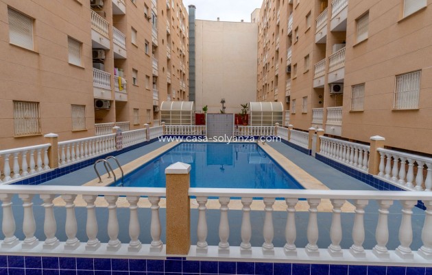 Resale - Apartment / flat - Torrevieja - Torrevieja Centro