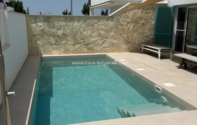 Resale - Bungalow - Pilar de la Horadada - El Mojón