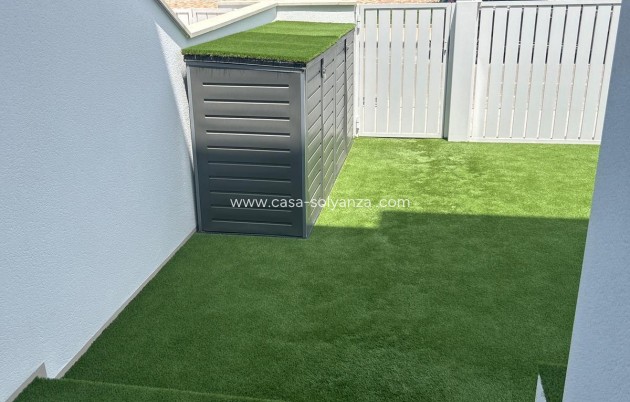 Resale - Bungalow - Pilar de la Horadada - El Mojón