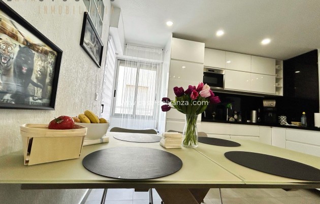 Herverkoop - Appartement / flat - Torrevieja - Playa de los Locos