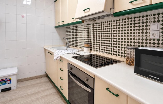 Herverkoop - Appartement / flat - Torrevieja - Playa de los Locos