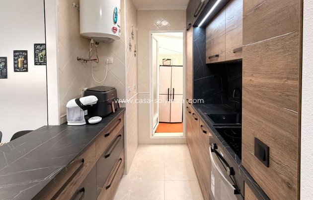 Resale - Apartment / flat - Torrevieja - Estacion Autobuses