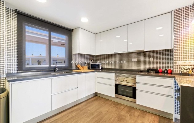 Resale - Apartment / flat - Orihuela Costa - Campoamor