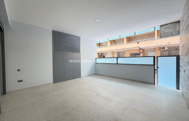 Resale - Apartment / flat - Torrevieja - Playa del Cura