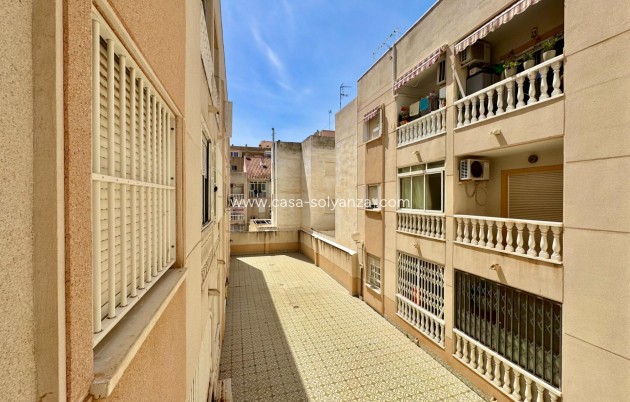 Reventa - Apartamento / piso - Torrevieja - Center