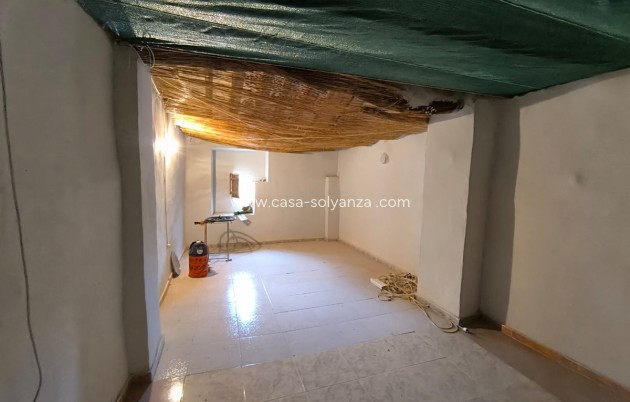 Resale - Country Property/Finca - Yecla - Yecla Centro