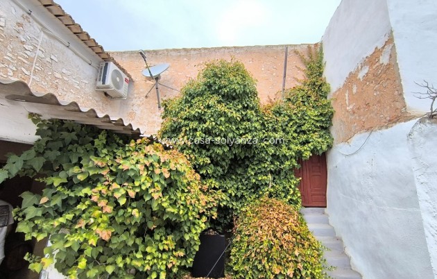 Resale - Country Property/Finca - Yecla - Yecla Centro