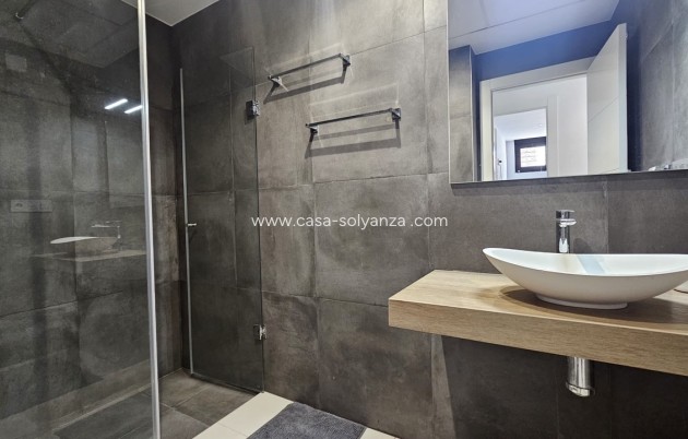 Reventa - Villa - Villamartin - Villamartín