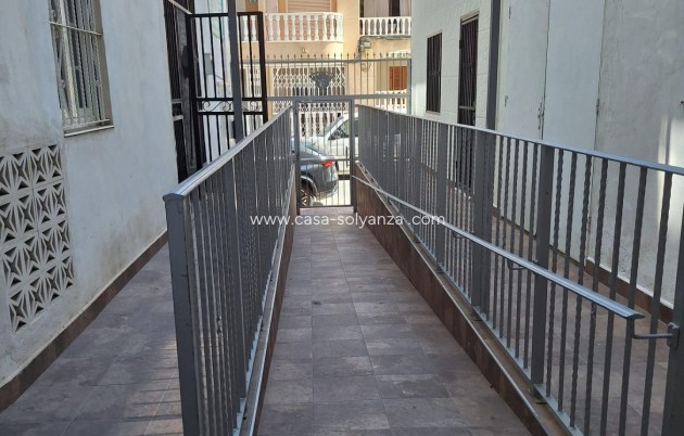 Resale - Apartment / flat - Torrevieja - Habaneras