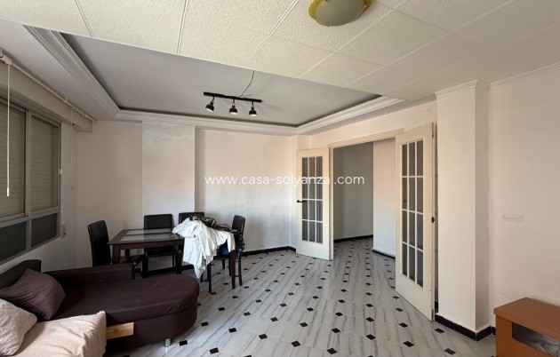 Resale - Apartment / flat - Torrevieja - Center