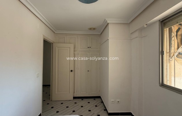 Resale - Apartment / flat - Torrevieja - Center