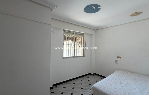 Resale - Apartment / flat - Torrevieja - Center