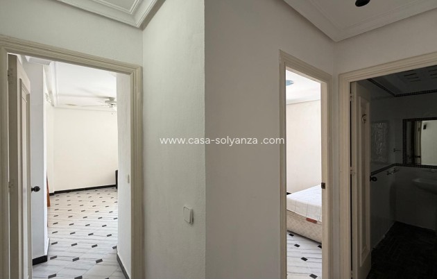 Resale - Apartment / flat - Torrevieja - Center
