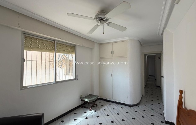 Resale - Apartment / flat - Torrevieja - Center