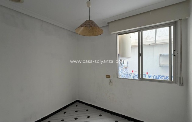Resale - Apartment / flat - Torrevieja - Center