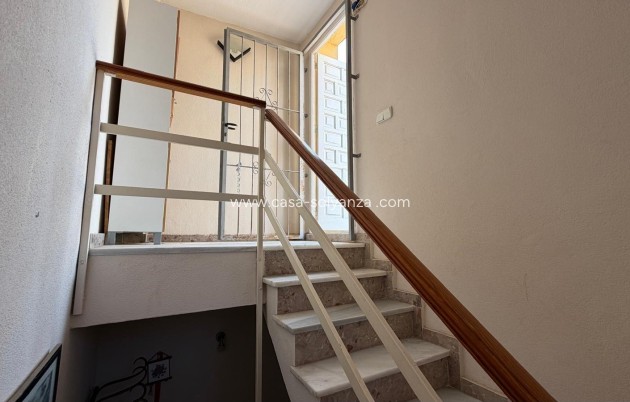 Resale - Apartment / flat - Torrevieja - Center