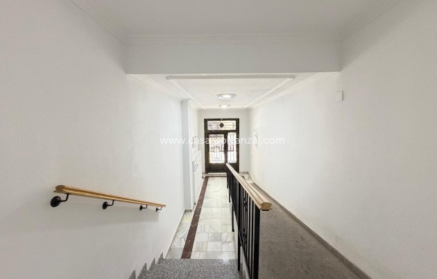 Resale - Apartment / flat - Torrevieja - Playa del Cura