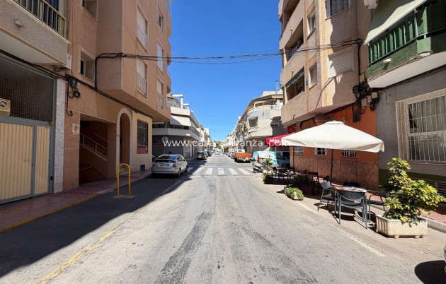 Resale - Apartment / flat - Torrevieja - Playa del Cura