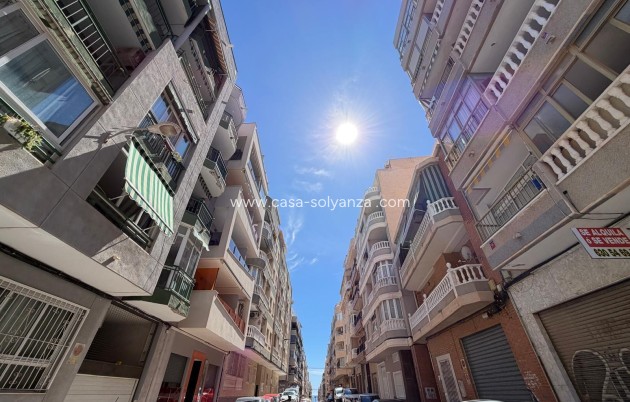 Resale - Apartment / flat - Torrevieja - Playa del Cura