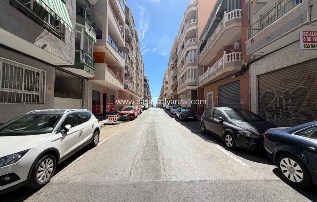Resale - Apartment / flat - Torrevieja - Playa del Cura
