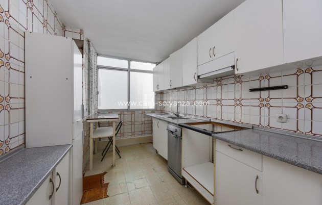 Resale - Apartment / flat - Torrevieja - Playa del Acequión
